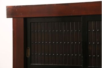 明治期の水屋箪笥・上段をリペア&カスタム!高さと奥行きをリサイズ。建具の金網をクリアガラスに変更。可動式の棚板を設置。天板を取り付け。(食器棚、収納棚、戸棚)