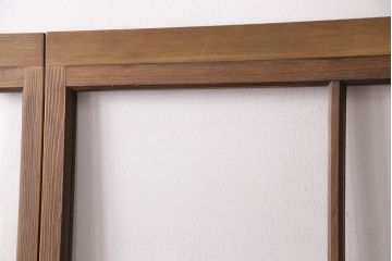 昭和初期のガラス戸4枚をリペア&カスタム!設置場所に合わせてリサイズ。引手と戸車を取り付け。クリアガラス、ダイヤガラス、ゆらゆらガラス、変わり花菱模様ガラスに差し替え。クリアワックス仕上げ。戸枠を新たに製作。(引き戸、建具)
