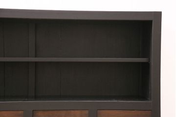 昭和初期のキャビネットをリペア&カスタム!高さをリサイズ。ガラス戸をオーク材天然木突板に変更。内部は棚板1枚を取り付け。引き出し以外をマットブラックにペイント仕上げ。(収納棚、戸棚、サイドボード)