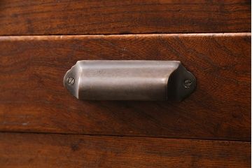 大正期の関東水屋箪笥をリペア&カスタム!建具はガラス戸に変更。下段の小引き出し等は取り外し、リデザイン。可動式の棚板を新たに製作。かぶせタイプの取っ手をを取り付け。(食器棚、収納棚、キャビネット)