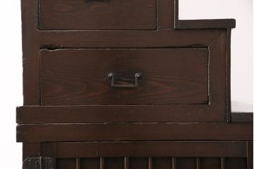 明治期の階段箪笥をリペア&カスタム!可動部の調整。背板など傷んだ箇所を張り替え。極めて黒に近い茶色に着色し仕上げ。(収納棚、時代箪笥、和タンス)