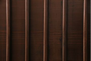 明治期の階段箪笥をリペア&カスタム!可動部の調整。背板など傷んだ箇所を張り替え。極めて黒に近い茶色に着色し仕上げ。(収納棚、時代箪笥、和タンス)