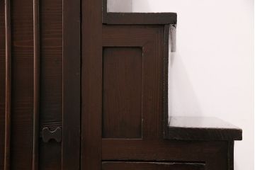 明治期の階段箪笥をリペア&カスタム!可動部の調整。背板など傷んだ箇所を張り替え。極めて黒に近い茶色に着色し仕上げ。(収納棚、時代箪笥、和タンス)