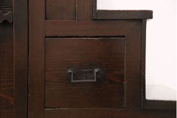 明治期の階段箪笥をリペア&カスタム!可動部の調整。背板など傷んだ箇所を張り替え。極めて黒に近い茶色に着色し仕上げ。(収納棚、時代箪笥、和タンス)