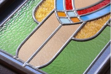 イギリスアンティークのステンドグラスをリペア&カスタム!ステンドグラスを天板にはめ込み、木製脚とガラス天板を取り付け、ダイニングテーブルにリメイク。(食卓)
