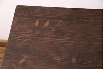 シンガーミシンの鉄脚をリペア&カスタム!天板を取り付け、ミシンテーブルにリメイク。天板は濃い茶色、鉄脚は黒色に着色し仕上げ。(ミシン台、カフェテーブル)