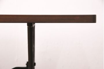 シンガーミシンの鉄脚をリペア&カスタム!天板を取り付け、ミシンテーブルにリメイク。天板は濃い茶色、鉄脚は黒色に着色し仕上げ。(ミシン台、カフェテーブル)