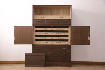 国産の桐箪笥をリペア&カスタム!高品質リペアを施し、当店商品を参考に着色し仕上げ。(衣装箪笥、和タンス、着物箪笥、桐たんす)