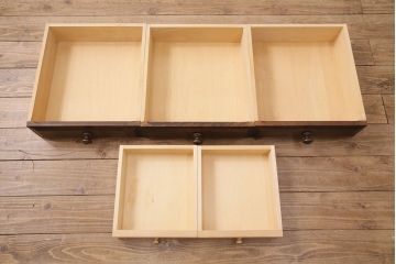 北海道民芸家具のローボードをリペア&カスタム!建具を板戸からレーザー組子入りガラス戸に変更。背面穴開け加工。現状の色味に合わせて着色し仕上げ。(テレビ台、収納棚、戸棚)