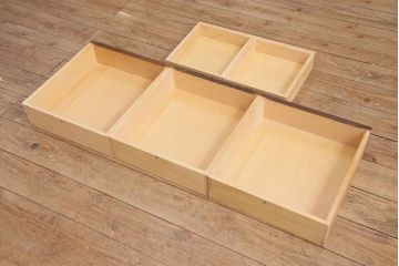 北海道民芸家具のローボードをリペア&カスタム!建具を板戸からレーザー組子入りガラス戸に変更。背面穴開け加工。現状の色味に合わせて着色し仕上げ。(テレビ台、収納棚、戸棚)