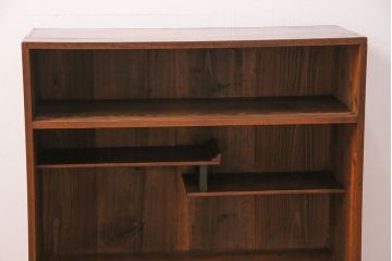 戸棚をリペア&カスタム!建具のガラスを透明アクリルに変更。1トーン落ち着いた色味に着色し仕上げ。(収納棚、茶棚、茶箪笥)