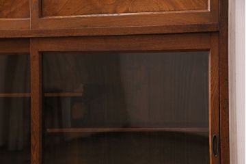 戸棚をリペア&カスタム!建具のガラスを透明アクリルに変更。1トーン落ち着いた色味に着色し仕上げ。(収納棚、茶棚、茶箪笥)