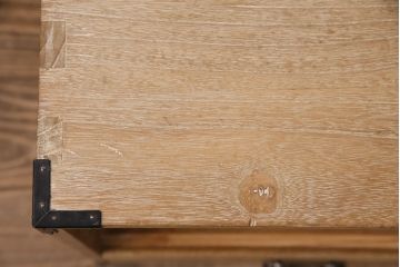 収納箪笥のローボードをリペア&カスタム!引き戸に楕円形の窓を製作し、当店オリジナルの麻の葉模様ガラスを組み入れ。蜜蝋ワックスにて仕上げ。(丸窓、テレビ台、収納棚)