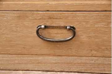 収納箪笥のローボードをリペア&カスタム!引き戸に楕円形の窓を製作し、当店オリジナルの麻の葉模様ガラスを組み入れ。蜜蝋ワックスにて仕上げ。(丸窓、テレビ台、収納棚)