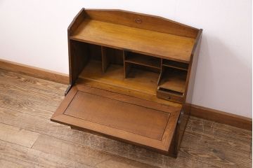 ライティングビューローをリペア&カスタム!高品質リペアを施し、1トーン落ち着いた色味に着色し仕上げ。(簿記机、デスク、引き出し)