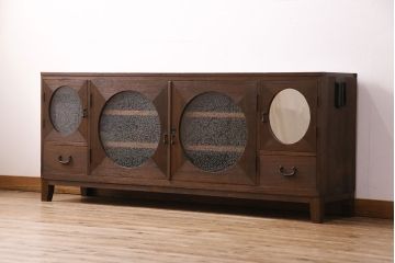 箪笥ローボードをリペア&カスタム!木製脚、取っ手を取り付け。建具3枚は結霜ガラス、1枚はミラーを組み入れ。背面穴開け加工。濃い茶色で着色し仕上げ。(丸窓、リビングボード、収納棚、戸棚)