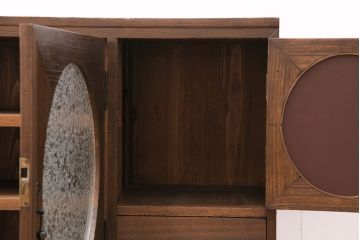 箪笥ローボードをリペア&カスタム!木製脚、取っ手を取り付け。建具3枚は結霜ガラス、1枚はミラーを組み入れ。背面穴開け加工。濃い茶色で着色し仕上げ。(丸窓、リビングボード、収納棚、戸棚)