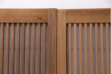 昭和初期の格子戸3枚をリペア&カスタム!裏障子をプラスチック障子に張り替え。引手を取り付け。(引き戸、障子戸、建具)