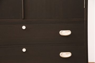 加茂桐箪笥をリペア&カスタム!高品質リペアを施し、濃い茶色で着色し仕上げ。(総桐たんす、和タンス、着物箪笥、衣装箪笥)