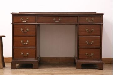 ドレクセルヘリテイジの両袖デスクをリペア&カスタム!天板後方に小物落下防止のため立ち上がりを設置。(机、ワークデスク)