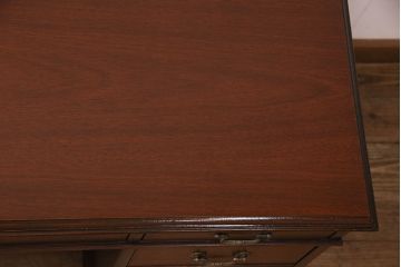 ドレクセルヘリテイジの両袖デスクをリペア&カスタム!天板後方に小物落下防止のため立ち上がりを設置。(机、ワークデスク)