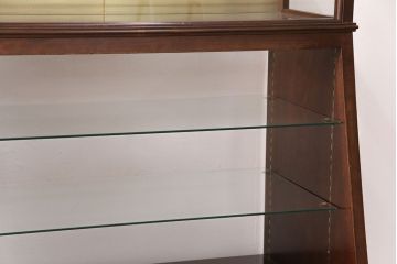 木製ガラスケースの見た目を変えずに綺麗にリペア!傷の補修を行い、ワックス仕上げ。(ショーケース、陳列棚)