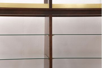 木製ガラスケースの見た目を変えずに綺麗にリペア!傷の補修を行い、ワックス仕上げ。(ショーケース、陳列棚)