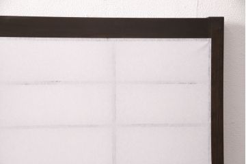 障子戸2枚をリペア&カスタム!設置場所に合わせてリサイズ。ガラスをすりガラスに変更し、障子はプラスチック障子に張り替え。濃い茶色で着色し仕上げ。(引き戸、建具)