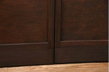 雪見障子戸4枚をリペア&カスタム!設置場所に合わせてリサイズ。設置場所に合わせてリサイズ。可動部分は開けた状態で固定できるように加工。障子はプラスチック障子に張り替え。濃い茶色で着色し仕上げ。(引き戸、擦り上げ障子戸、擦上障子戸、建具)