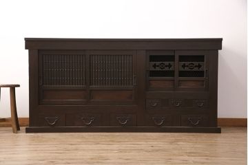 明治大正期の水屋箪笥をリペア&カスタム!天板を取り付け。右上の棚板は撤去。現状に近しい色味に着色し仕上げ。(食器棚、収納棚)