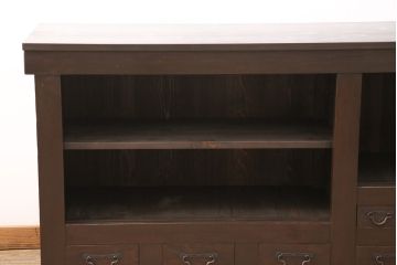 明治大正期の水屋箪笥をリペア&カスタム!天板を取り付け。右上の棚板は撤去。現状に近しい色味に着色し仕上げ。(食器棚、収納棚)