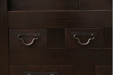 明治大正期の水屋箪笥をリペア&カスタム!天板を取り付け。右上の棚板は撤去。現状に近しい色味に着色し仕上げ。(食器棚、収納棚)