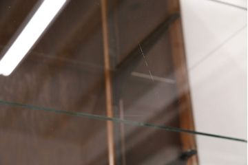 イギリスアンティークのショーケースをリペア&カスタム!棚受けはリビルドし、ビンテージ加工。棚板を追加。ワックス仕上げ。(ガラスケース、陳列棚)