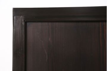 明治期の帯戸をリペア&カスタム!設置場所に合わせてリサイズし、吊り戸仕様に加工。濃い茶色で着色し仕上げ。(引き戸、建具)