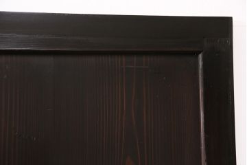 明治期の帯戸をリペア&カスタム!設置場所に合わせてリサイズし、吊り戸仕様に加工。濃い茶色で着色し仕上げ。(引き戸、建具)