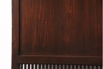 大正期の格子帯戸をリペア&カスタム!設置場所に合わせてリサイズし、吊り戸仕様に加工。格子裏面にガラスを取り付け。濃い茶色で着色し仕上げ。(引き戸、建具)