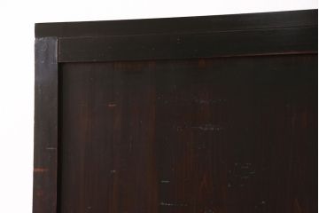 大正期の格子帯戸をリペア&カスタム!設置場所に合わせてリサイズし、吊り戸仕様に加工。格子裏面にガラスを取り付け。濃い茶色で着色し仕上げ。(引き戸、建具)