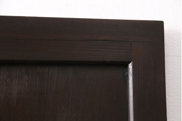 明治期の板戸をリペア&カスタム!戸車、引き手、トイレ表示用錠を取り付け。当店商品を参考に着色し仕上げ。(引き戸、建具)