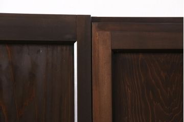 明治大正期の帯戸2枚をリペア&カスタム!それぞれ設置場所に合わせてリサイズ。戸車、引き手を取り付け。プラスチック障子に変更し、当店商品を参考に着色し仕上げ。(引き戸、建具)