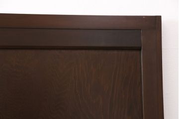 明治大正期の帯戸2枚をリペア&カスタム!それぞれ設置場所に合わせてリサイズ。戸車、引き手を取り付け。プラスチック障子に変更し、当店商品を参考に着色し仕上げ。(引き戸、建具)