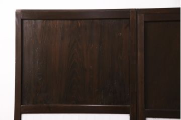明治大正期の帯戸2枚をリペア&カスタム!それぞれ設置場所に合わせてリサイズ。戸車、引き手を取り付け。プラスチック障子に変更し、当店商品を参考に着色し仕上げ。(引き戸、建具)