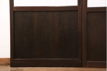 明治大正期の帯戸2枚をリペア&カスタム!それぞれ設置場所に合わせてリサイズ。戸車、引き手を取り付け。プラスチック障子に変更し、当店商品を参考に着色し仕上げ。(引き戸、建具)