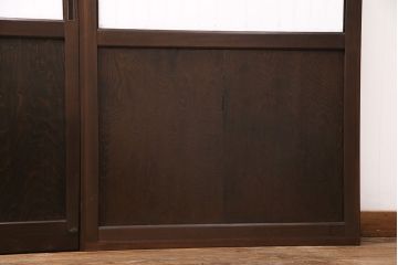 明治大正期の帯戸2枚をリペア&カスタム!それぞれ設置場所に合わせてリサイズ。戸車、引き手を取り付け。プラスチック障子に変更し、当店商品を参考に着色し仕上げ。(引き戸、建具)