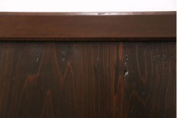 明治大正期の帯戸2枚をリペア&カスタム!それぞれ設置場所に合わせてリサイズ。戸車、引き手を取り付け。プラスチック障子に変更し、当店商品を参考に着色し仕上げ。(引き戸、建具)