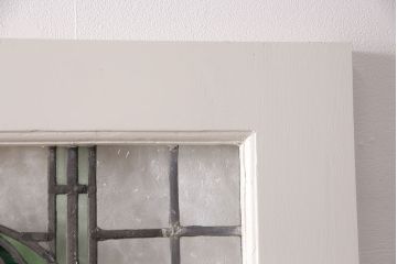 木製ドアをリペア&カスタム!設置場所に合わせてリサイズ。プレート、雨避けは取り外し、本締錠を取り付け。アンティークホワイトのペイント仕上げ。(扉、建具)