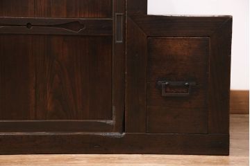 明治大正期の階段箪笥の見た目を変えずに綺麗にリペア!欠損した金具、棚板、引き出しを取り付け。(時代箪笥、収納棚)