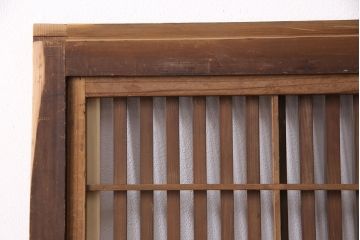 明治大正期の格子戸2枚をリペア&カスタム!設置場所に合わせてリサイズし、戸車を取り付け。クリアワックス仕上げ。(引き戸、建具)