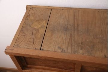 重ね箪笥をリペア&カスタム!ストリップド(剥離)加工を施し、蜜蝋ワックス仕上げ。(収納棚、戸棚、水屋箪笥、キャビネット)