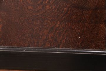 板戸4枚の見た目を変えずに綺麗にリペア!ホゾの締め直し、隙間の矯正。組子の欠損部分を新たに製作し、現状に近しい色味に着色。障子を張り替え。(引き戸、建具)