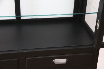 ケビントをリペア&カスタム!艶消しブラックでペイント仕上げ。(デンタルケース、デンタルキャビネット、ガラスケース、ショーケース、飾り棚)